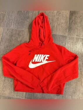 Nike Essential Red Cropped Hoodie